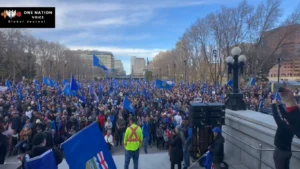 Thousands rally for Alberta independence at Legislature